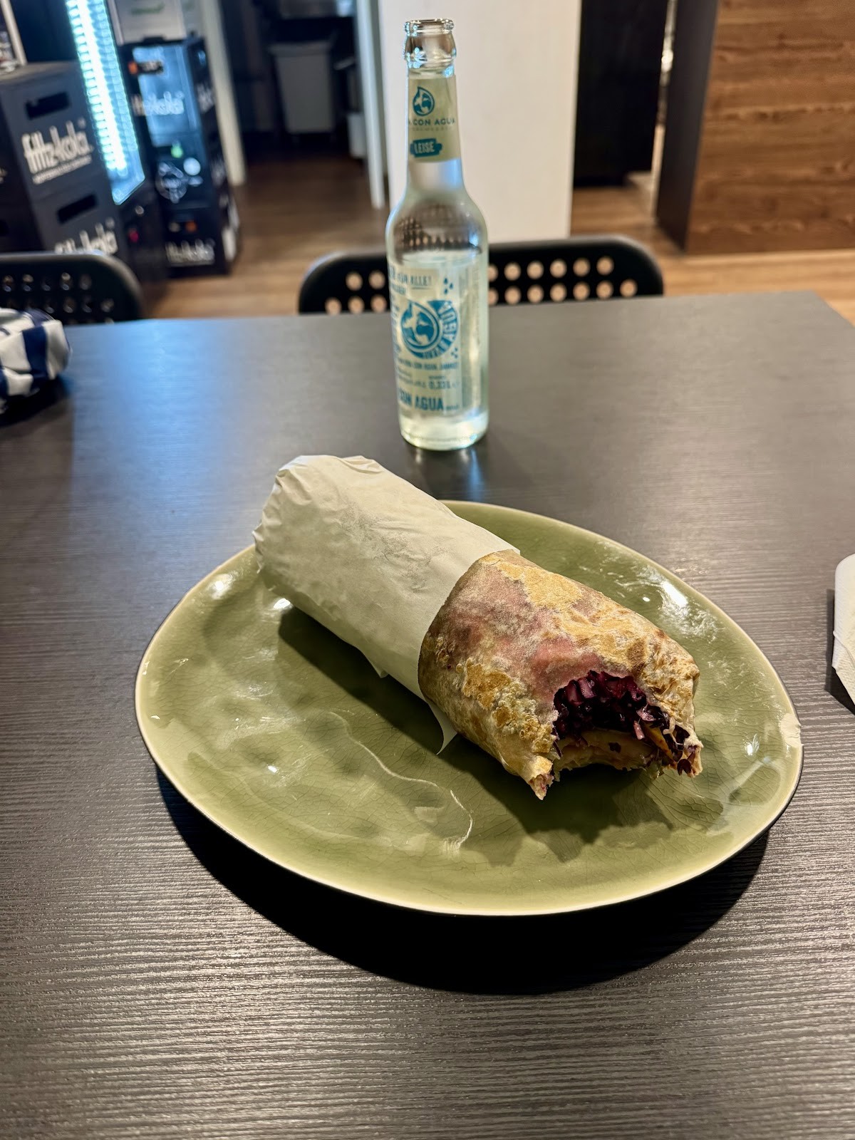 VRAPS by sour kitchen | vegan Çiğ Köfte wraps: food & drinks