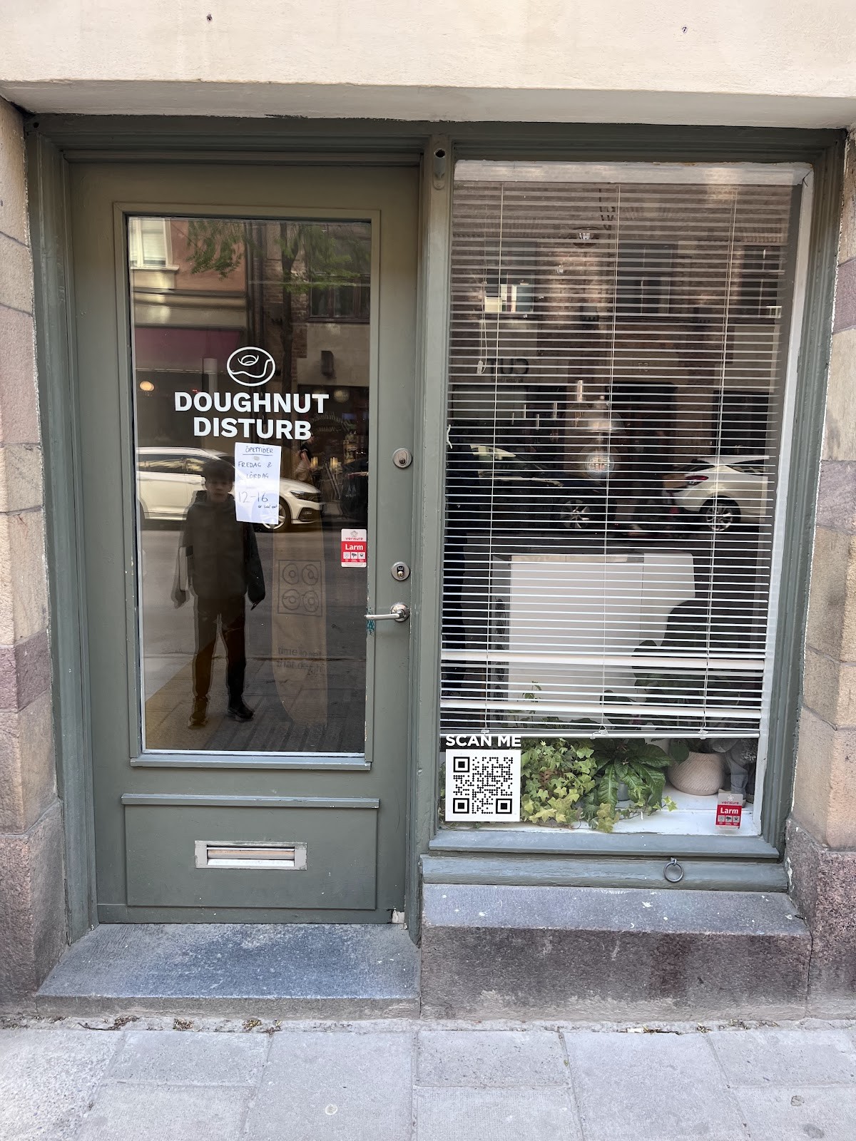 Doughnut Disturb: the place