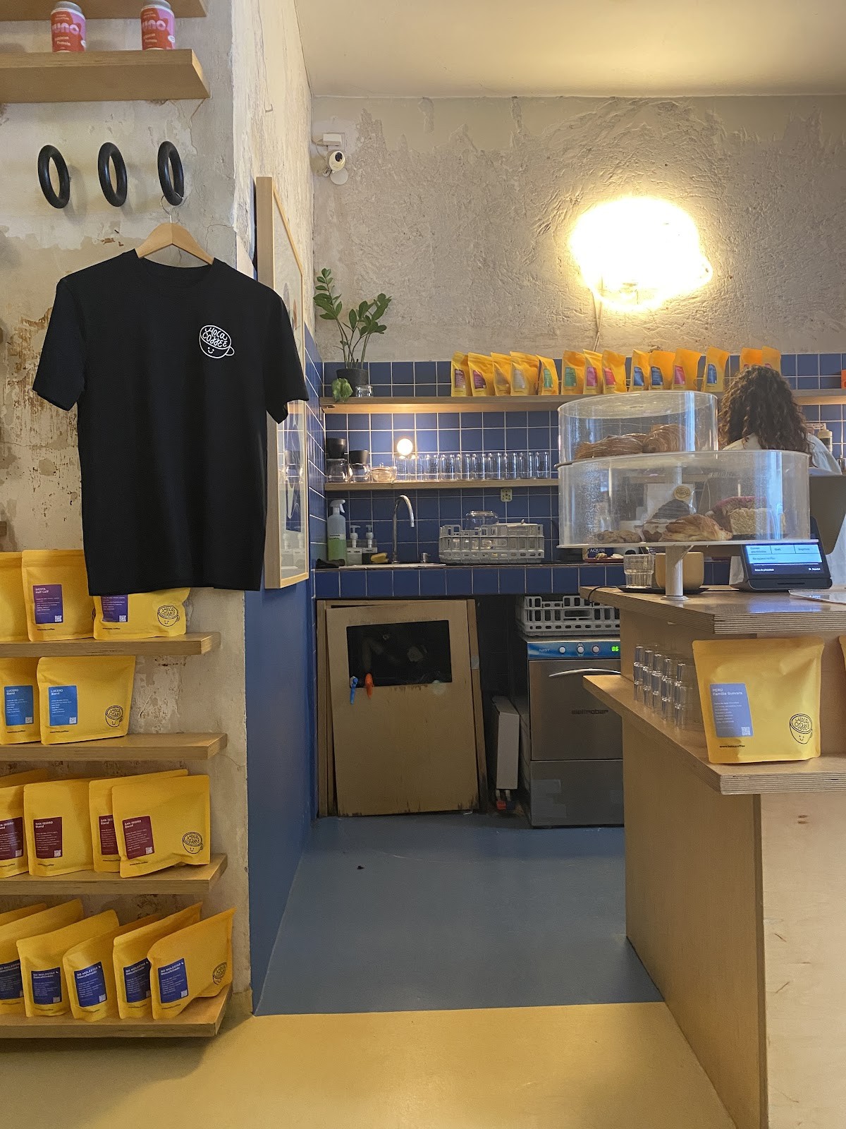 Hola Coffee Fourquet: the place