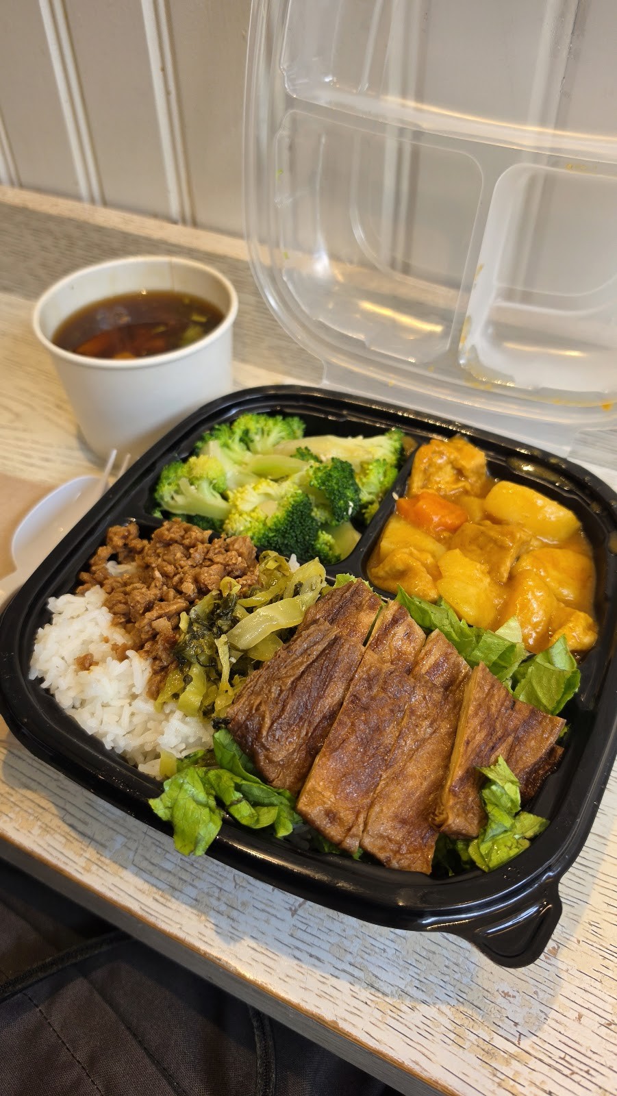 Spring Cafe: food & drinks