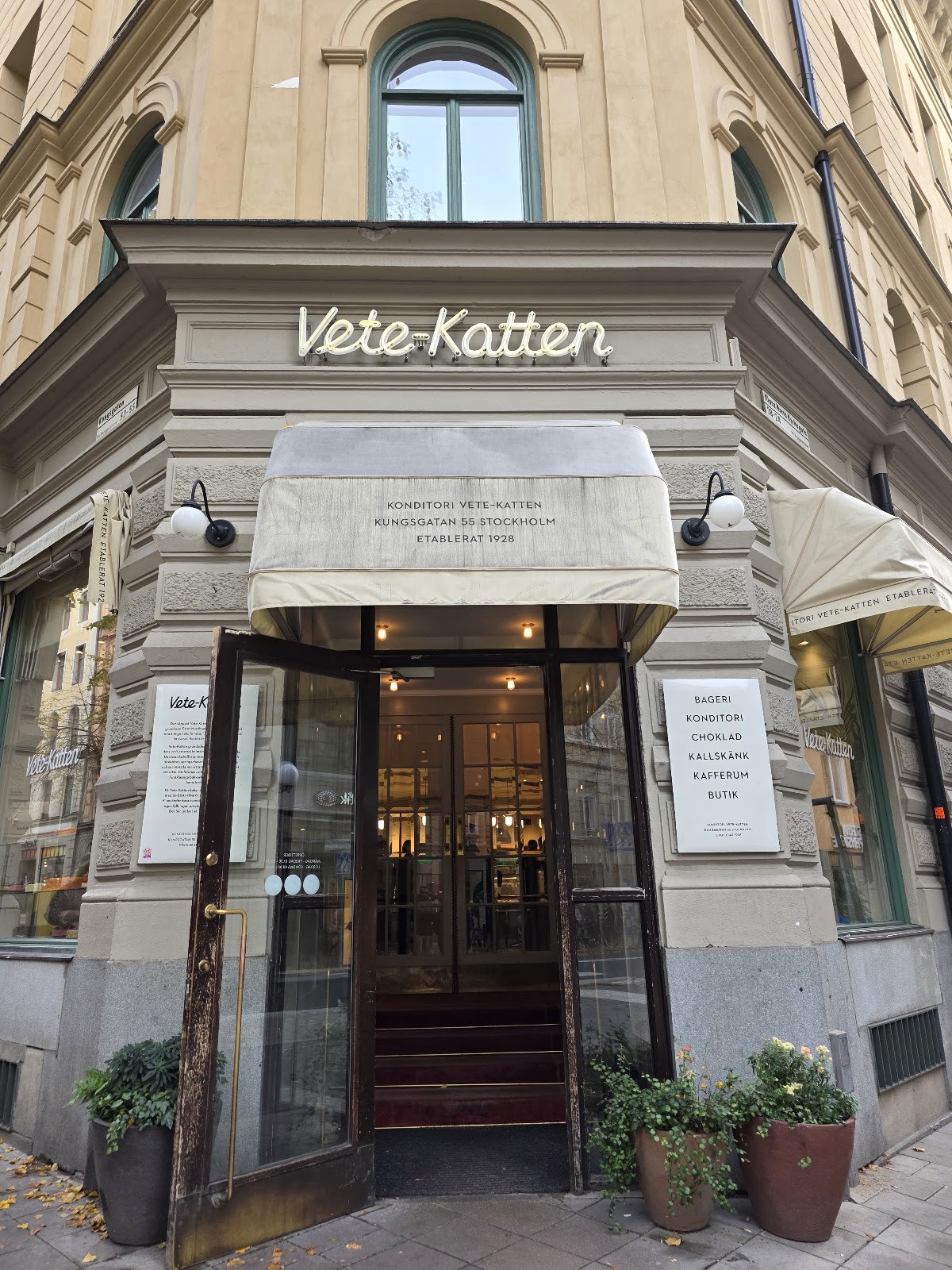 Vete-Katten Kungsgatan: the place