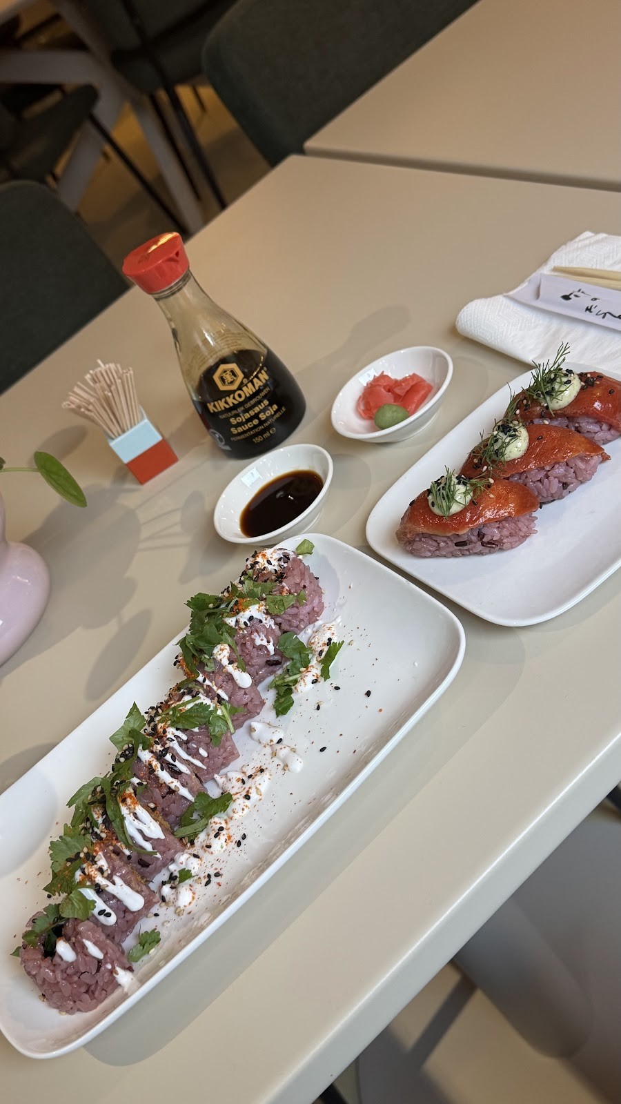 Nami Vegan Sushi: food & drinks