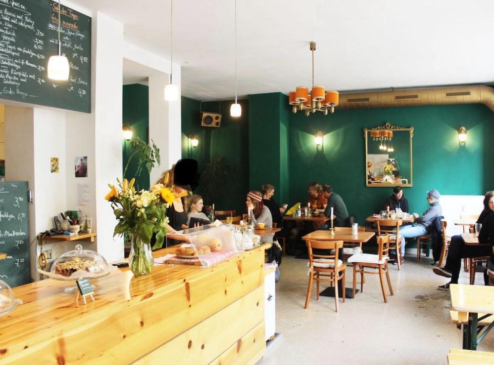 Café Fatma & Frieda | Kaffeespezialitäten | Selbstgemachter Kuchen | Frühstück | vegan & vegetarisch | Reuterkiez Berlin: the place