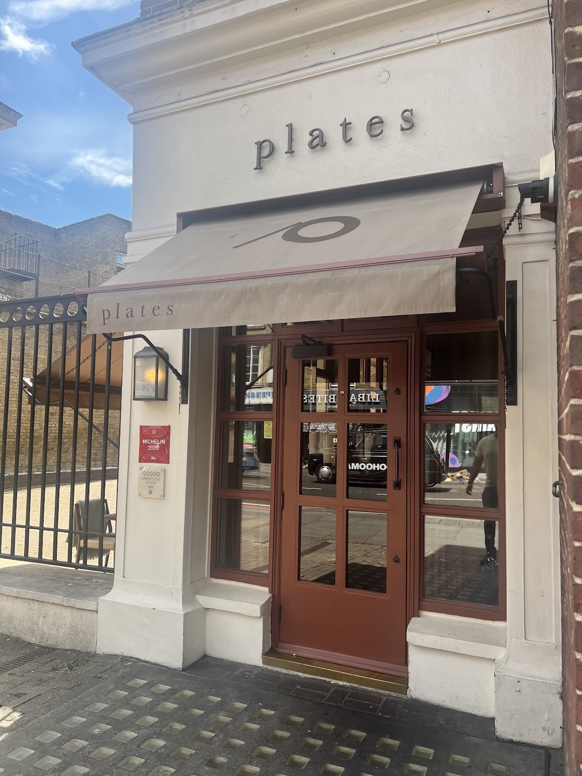 Plates Restaurant & Food Studio: the place