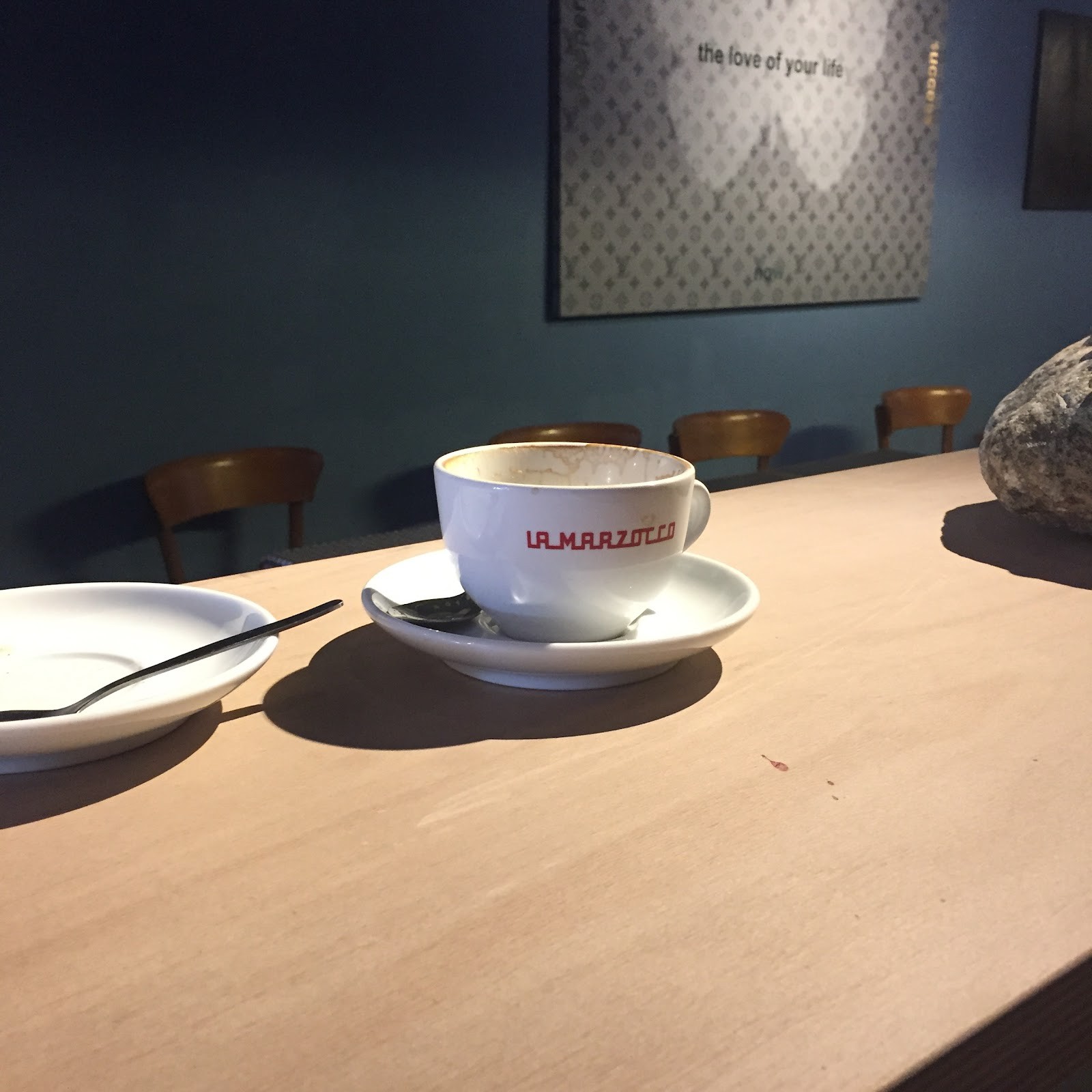 Giro Coffee Bar: the place