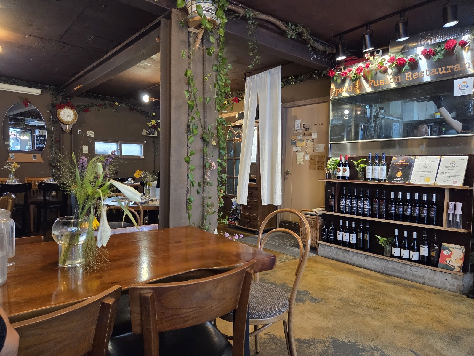 Villa de Costes Spanish Fusion Restaurant: the place