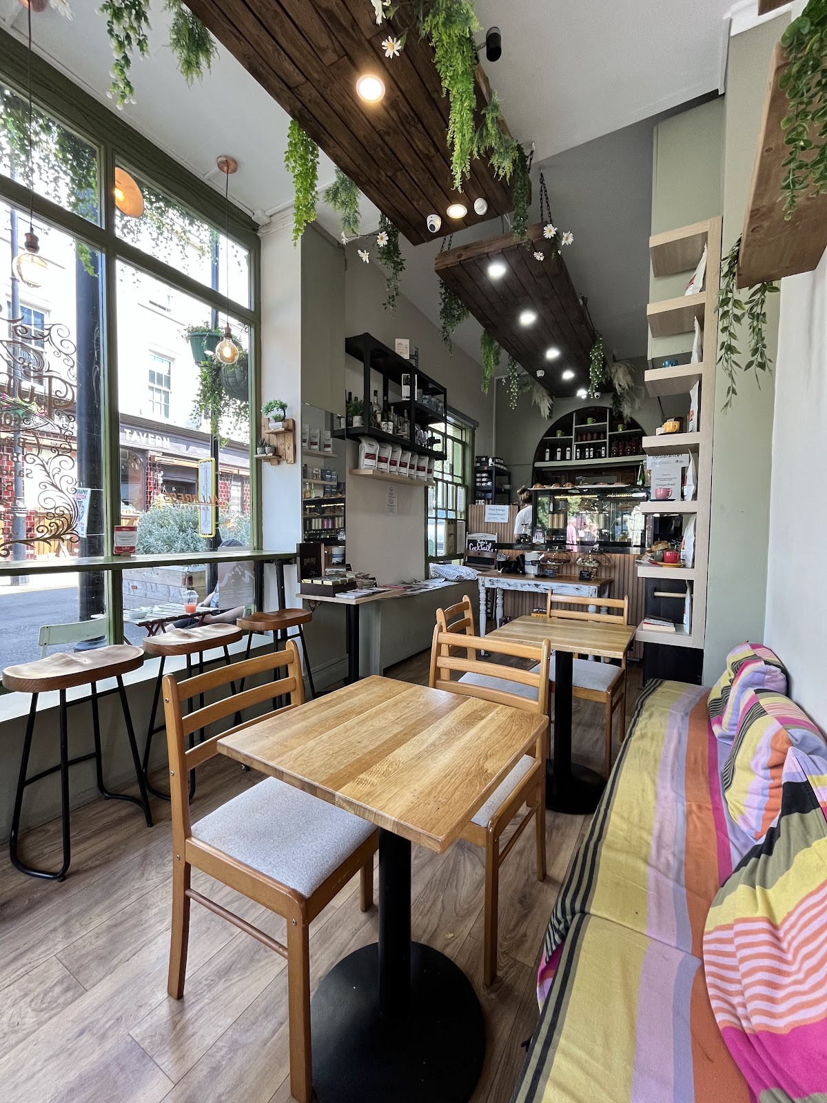 Tudee’s Coffee & Wine: the place