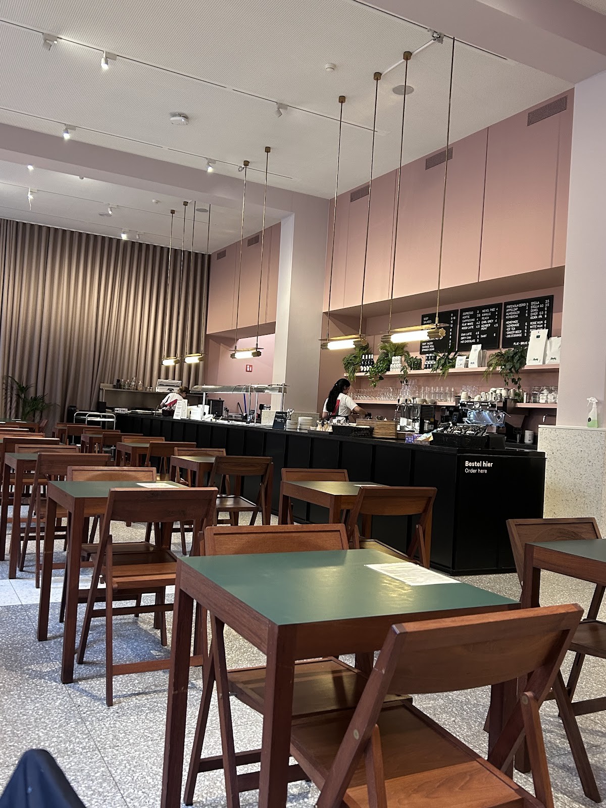 MoMu Café: the place