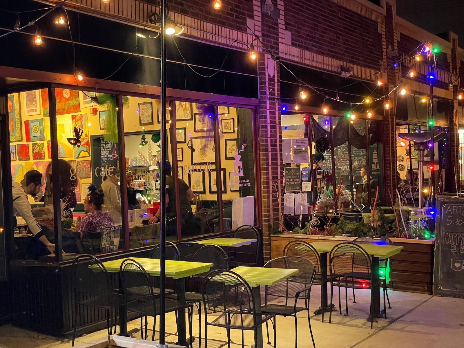Gigi's Cafe: the place