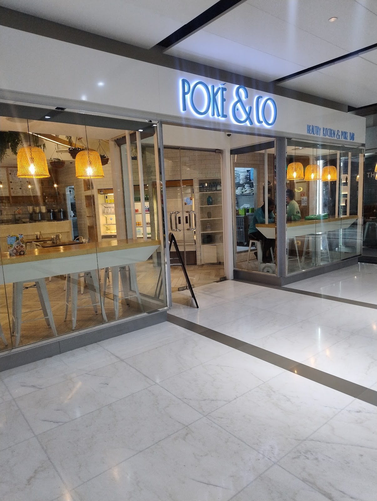 Poke and Co - Central Park Tower: the place