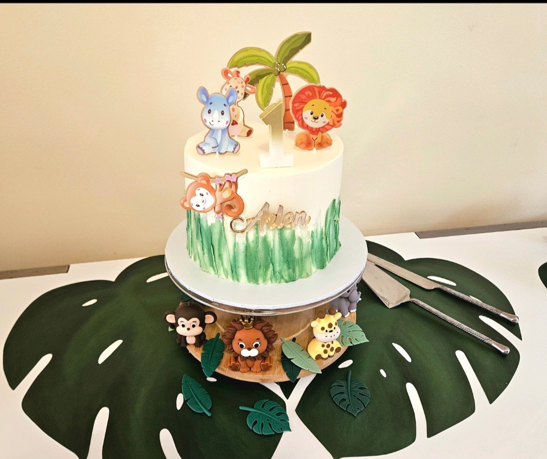 The Cake People: food & drinks