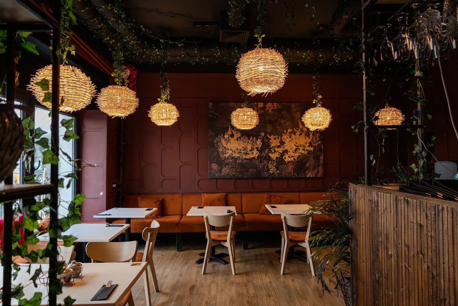 NiyomThai: the place
