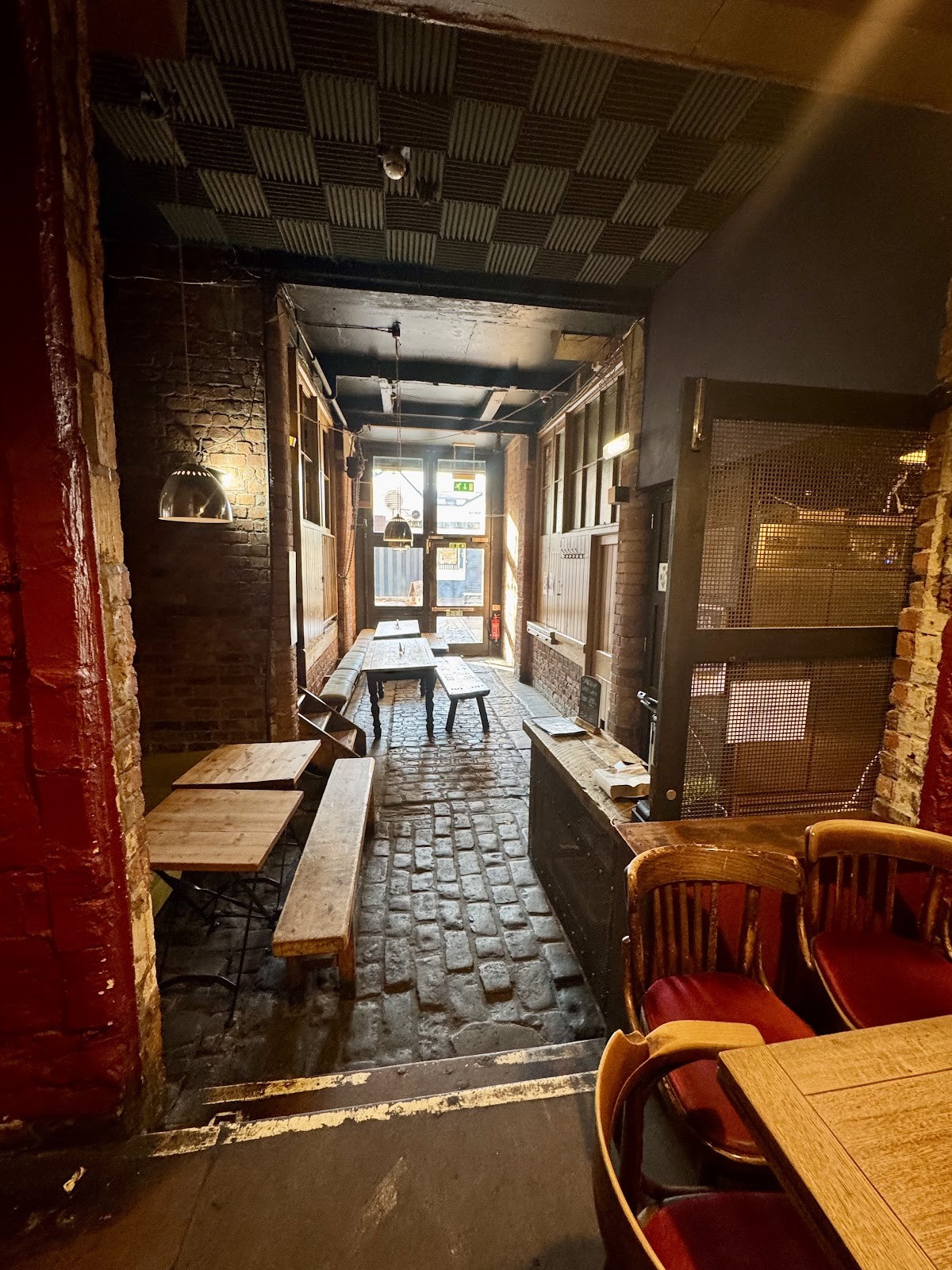 Sandbar Manchester: the place