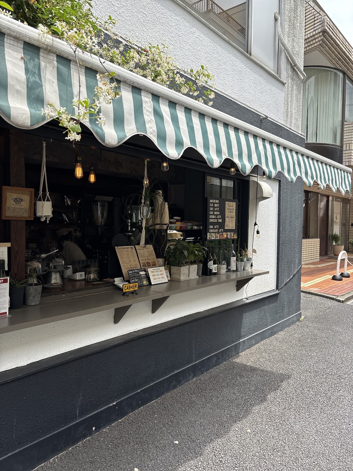 Matilda Coffee & Vegan bakes(coffee stand)standing only: the place