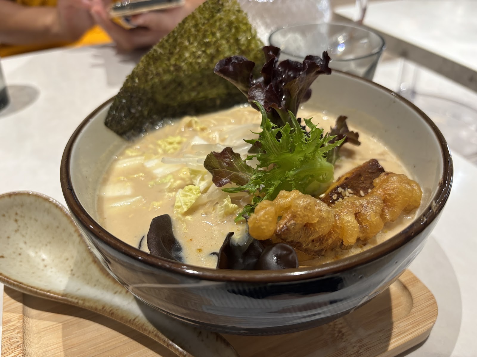 You Mian Zi - 有麵子蔬食料理: food & drinks