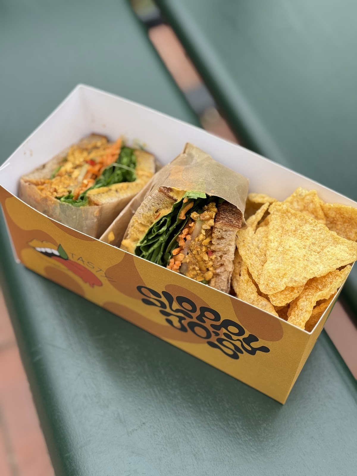 Sloppy Jo's Deli & Takeaway: food & drinks