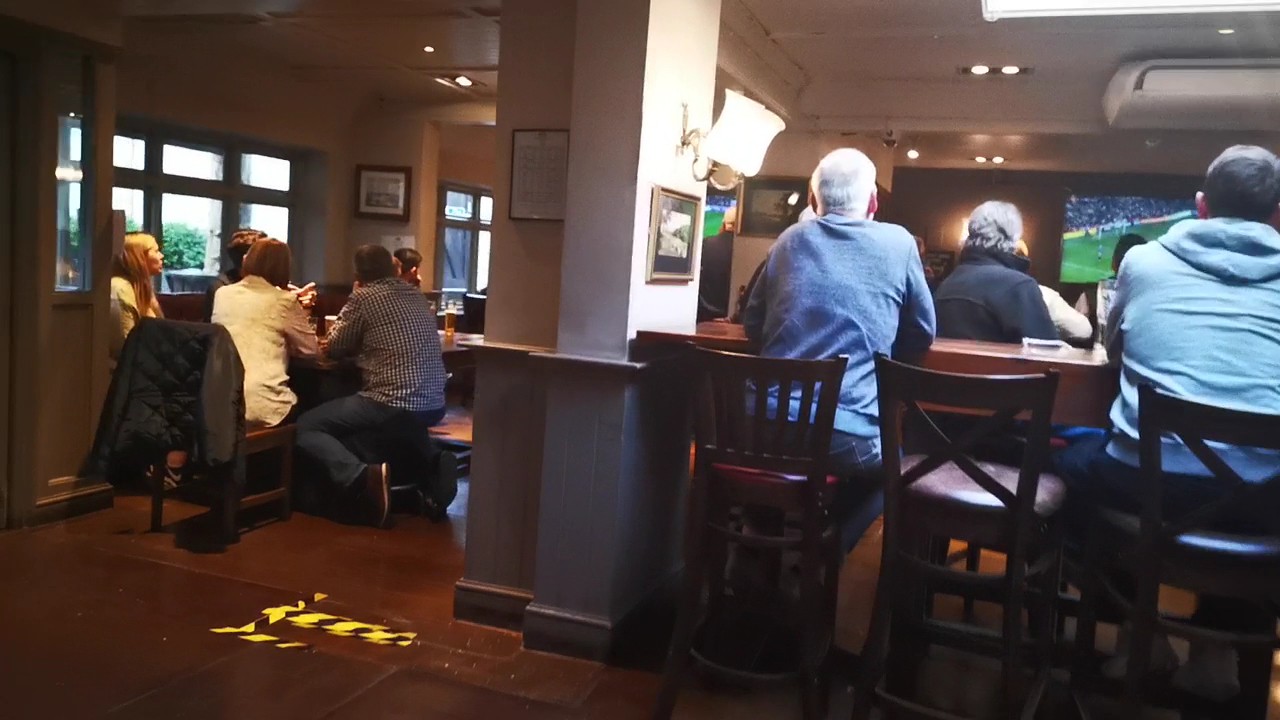 The Railway Tavern: the place