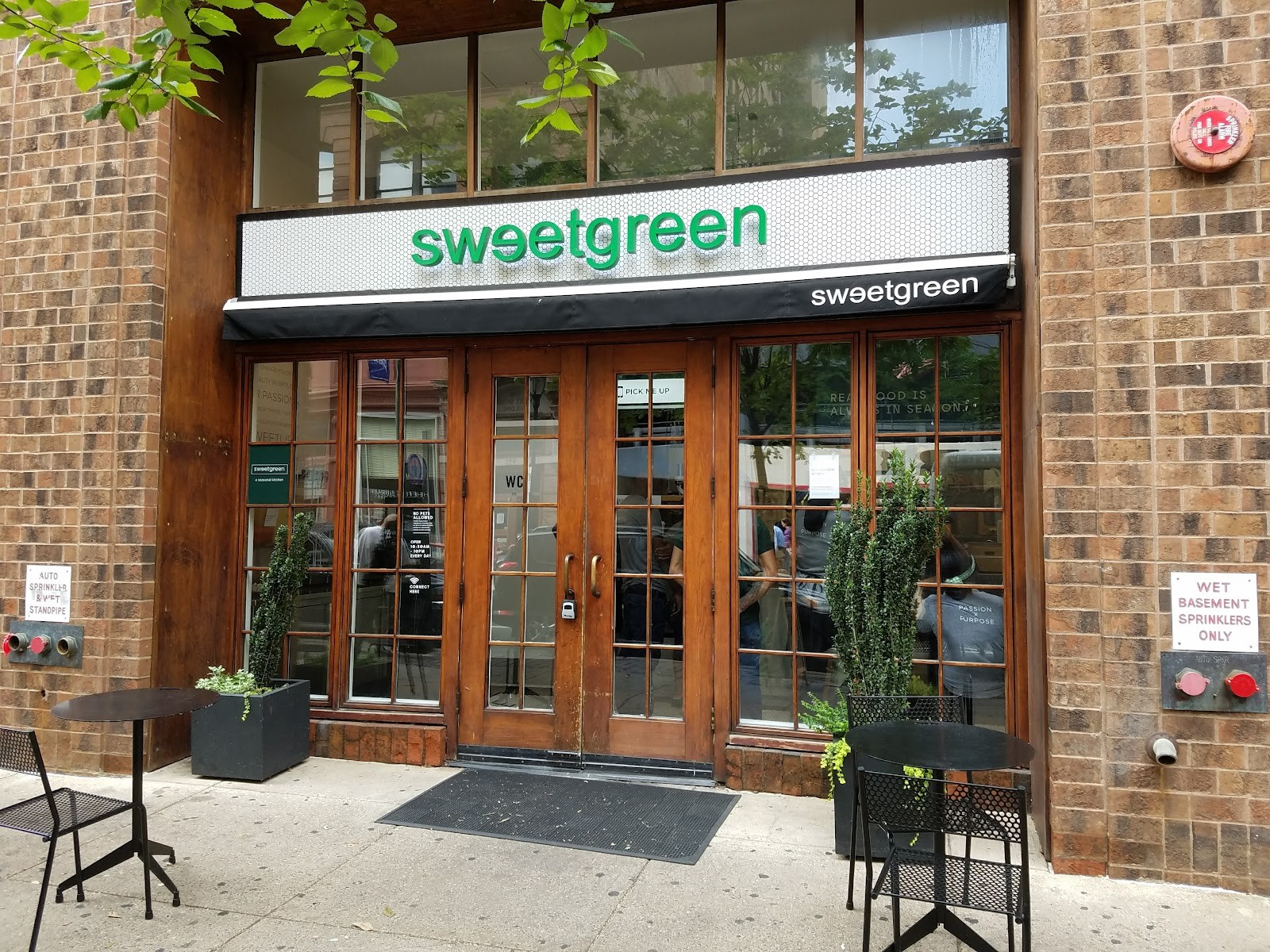 sweetgreen - Healthy Salads, Wraps, and Bowls: the place