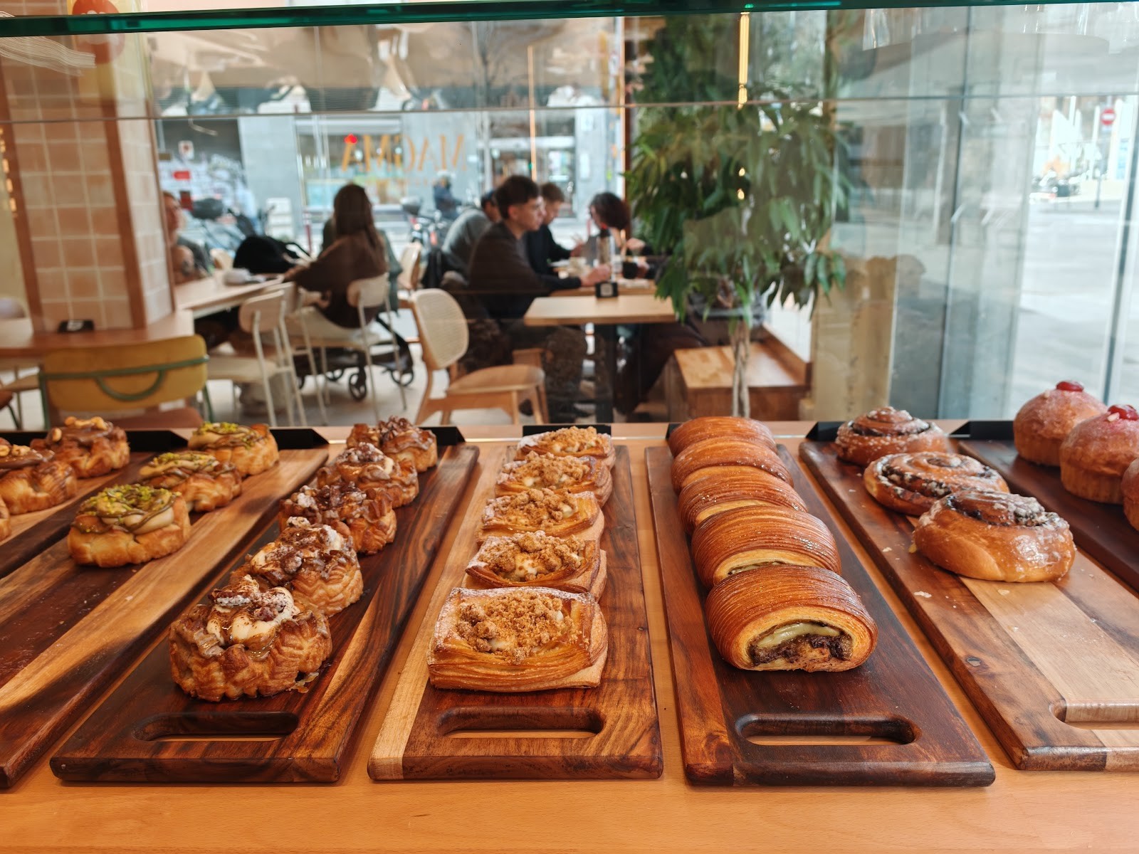 Magma Bakery Lab: food & drinks