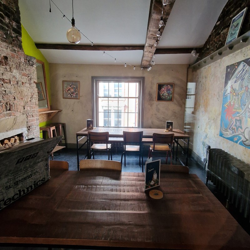 Doghouse Bar & Bagel Shop: photo 4