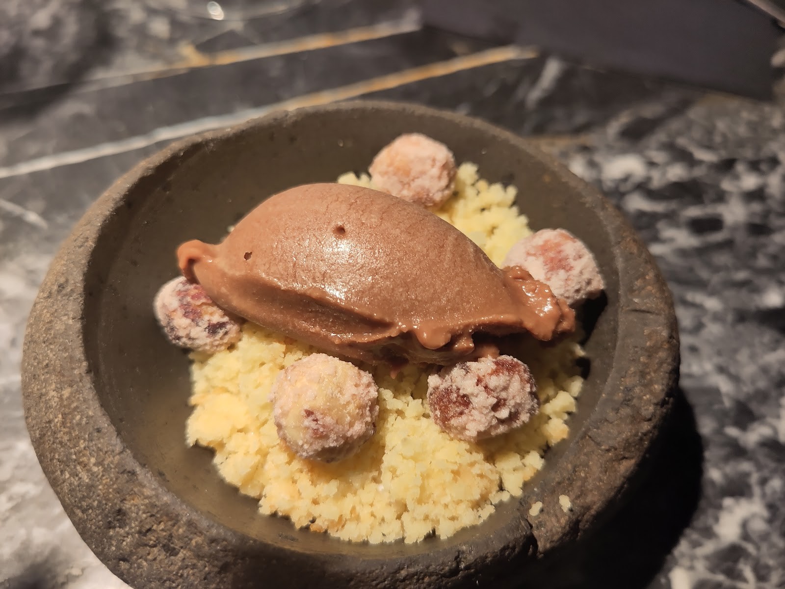 Vaust Bar & Restaurant: food & drinks