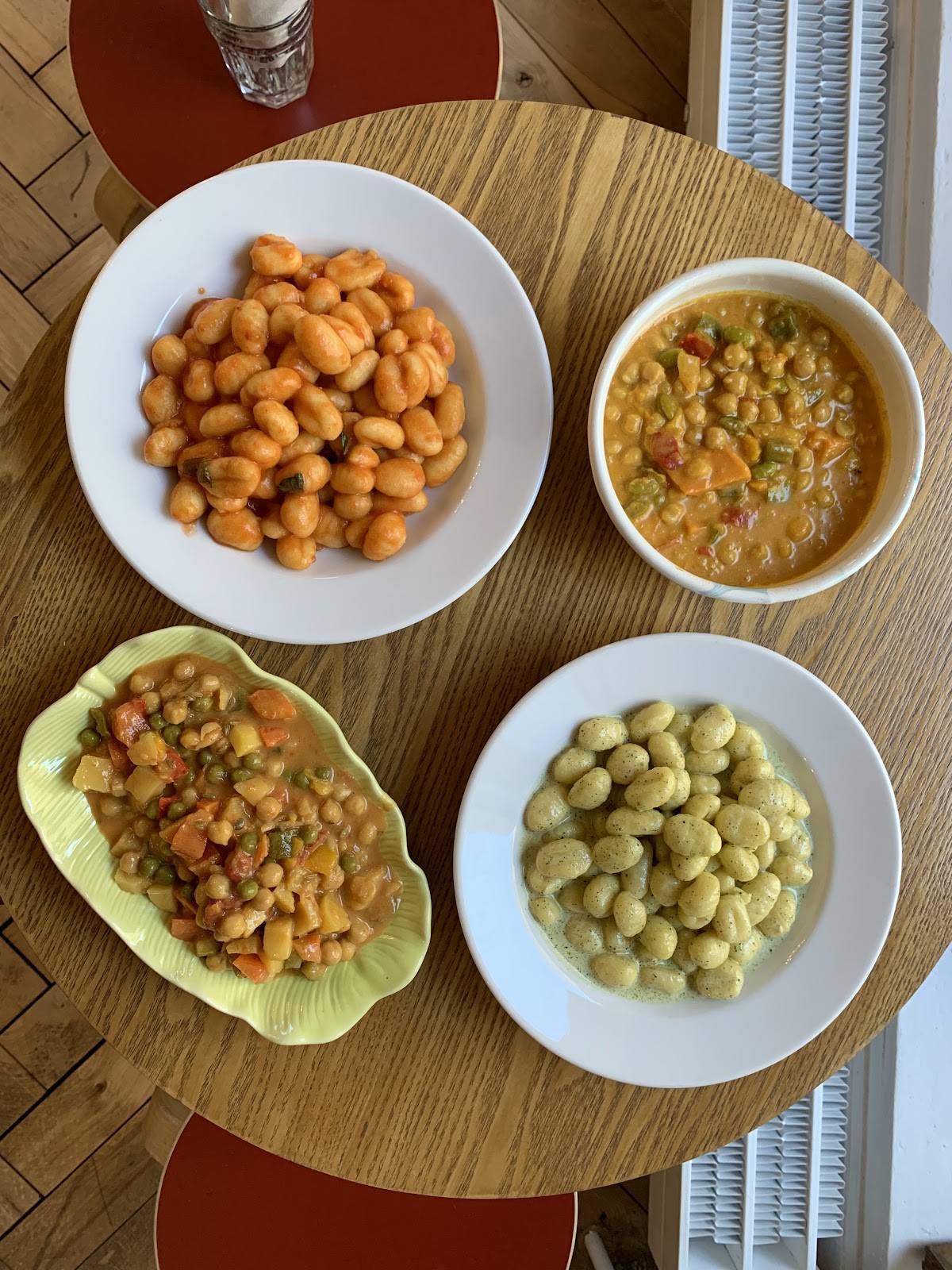 Guetä Eggä: food & drinks