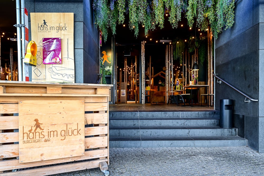 HANS IM GLÜCK - BERLIN Friedrichstraße: the place