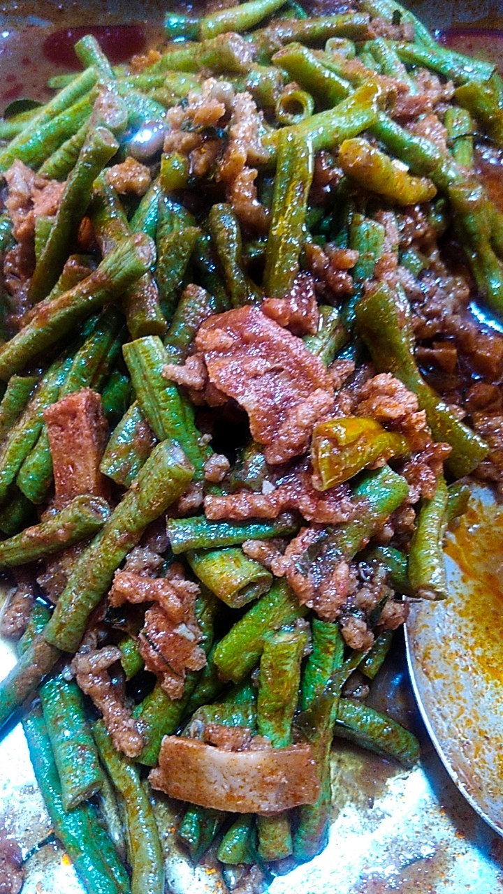 Prapai's Vegetarian Kitchen: food & drinks