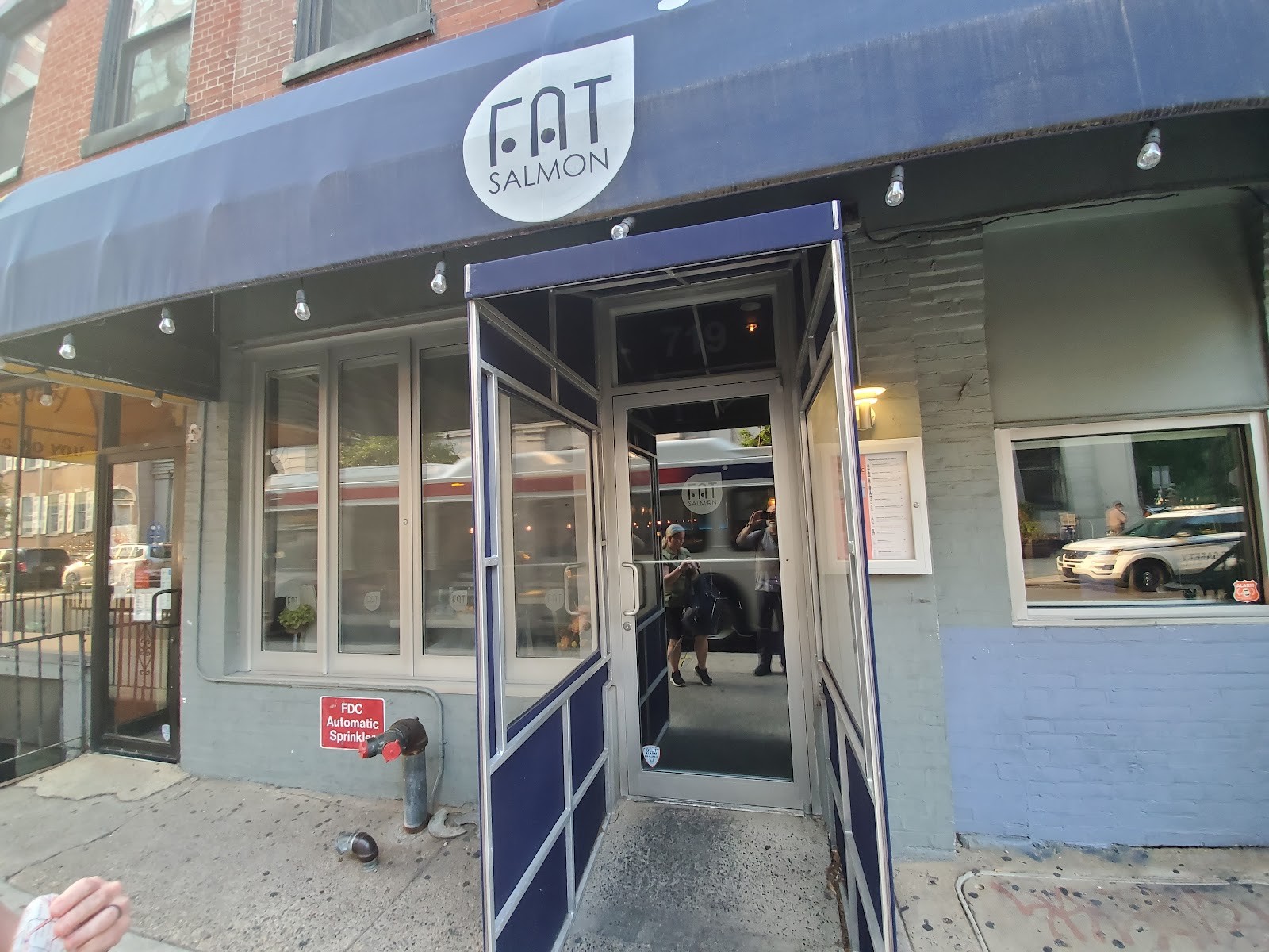 Fat Salmon Sushi: the place