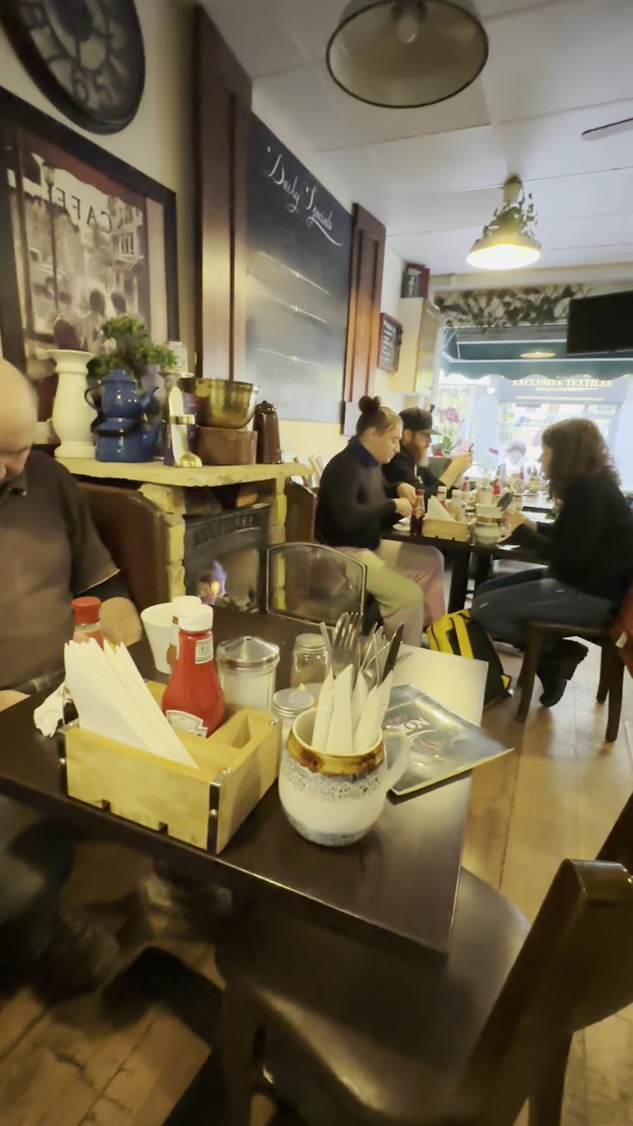 Nora Cafe: the place