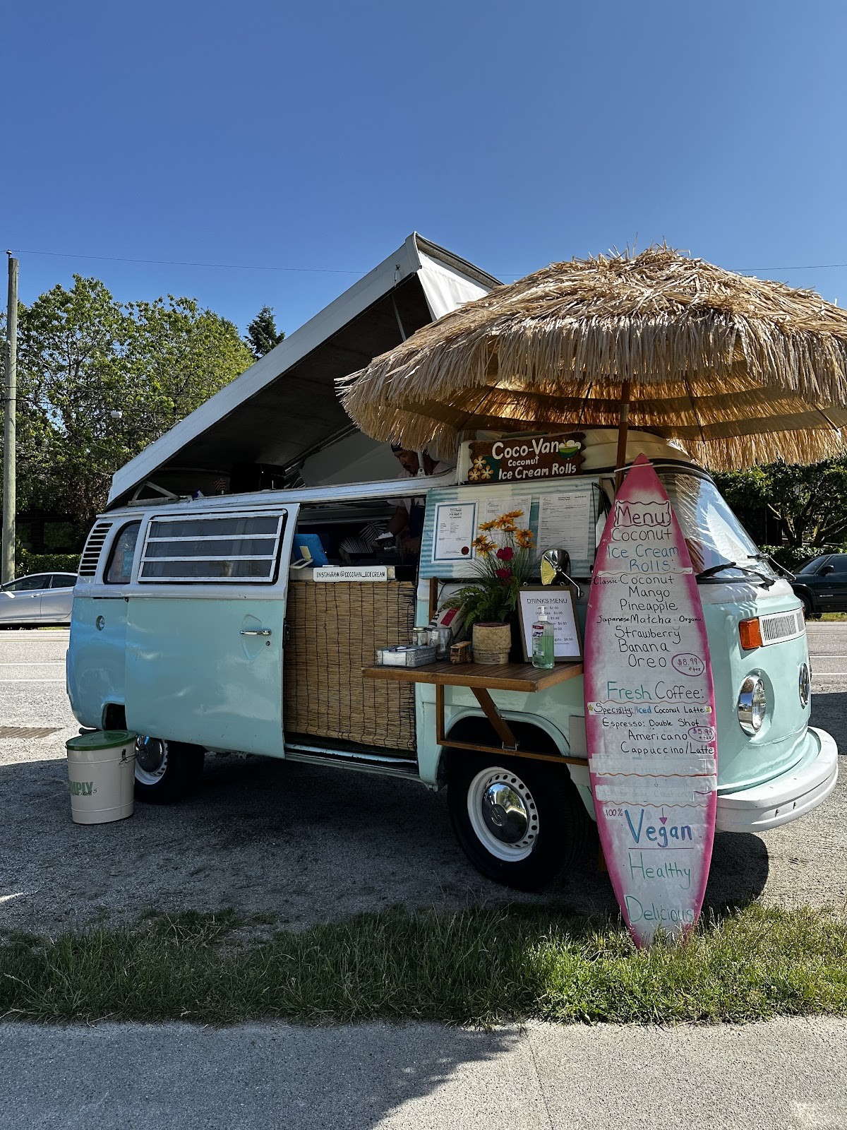 Coco Van Ice Cream Rolls - ไอติมกะทิ: the place