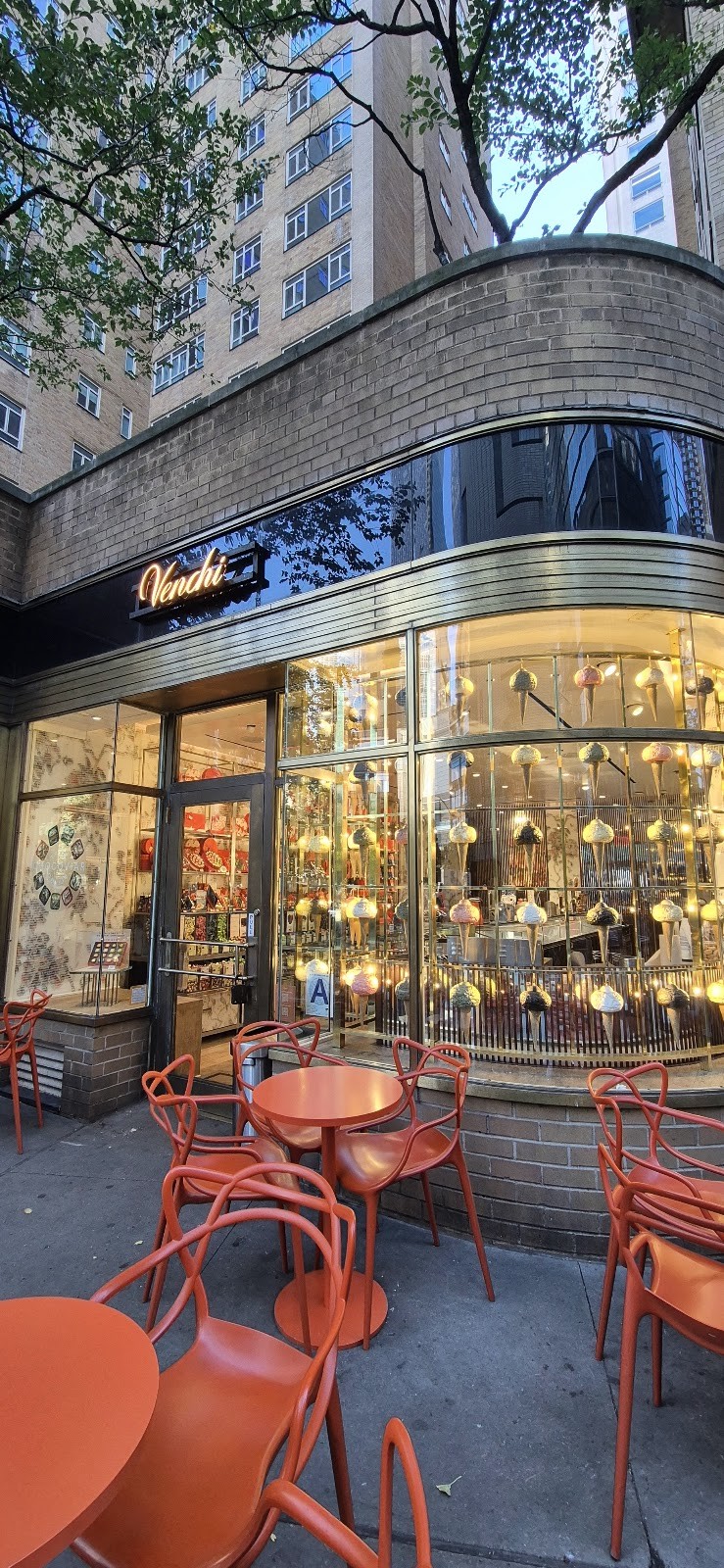 Venchi Chocolate & Gelato Columbus Circle: the place