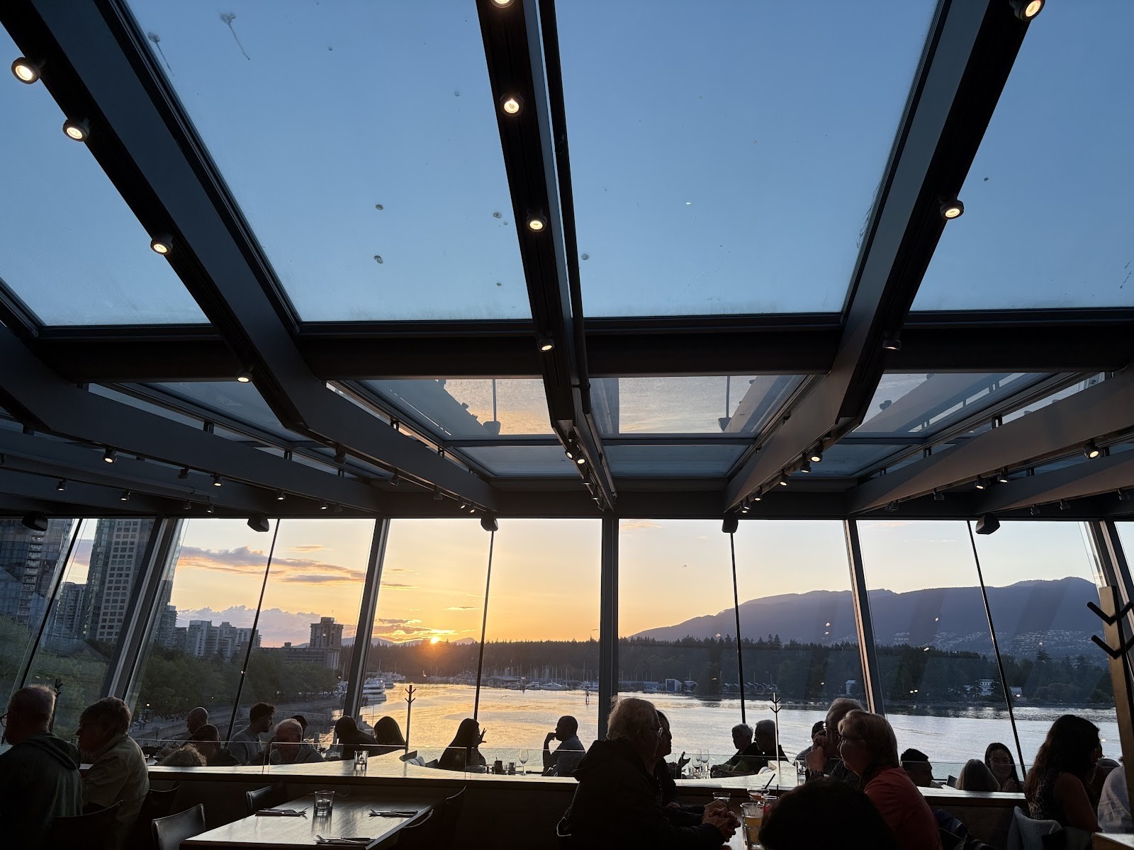 Cactus Club Cafe: the place