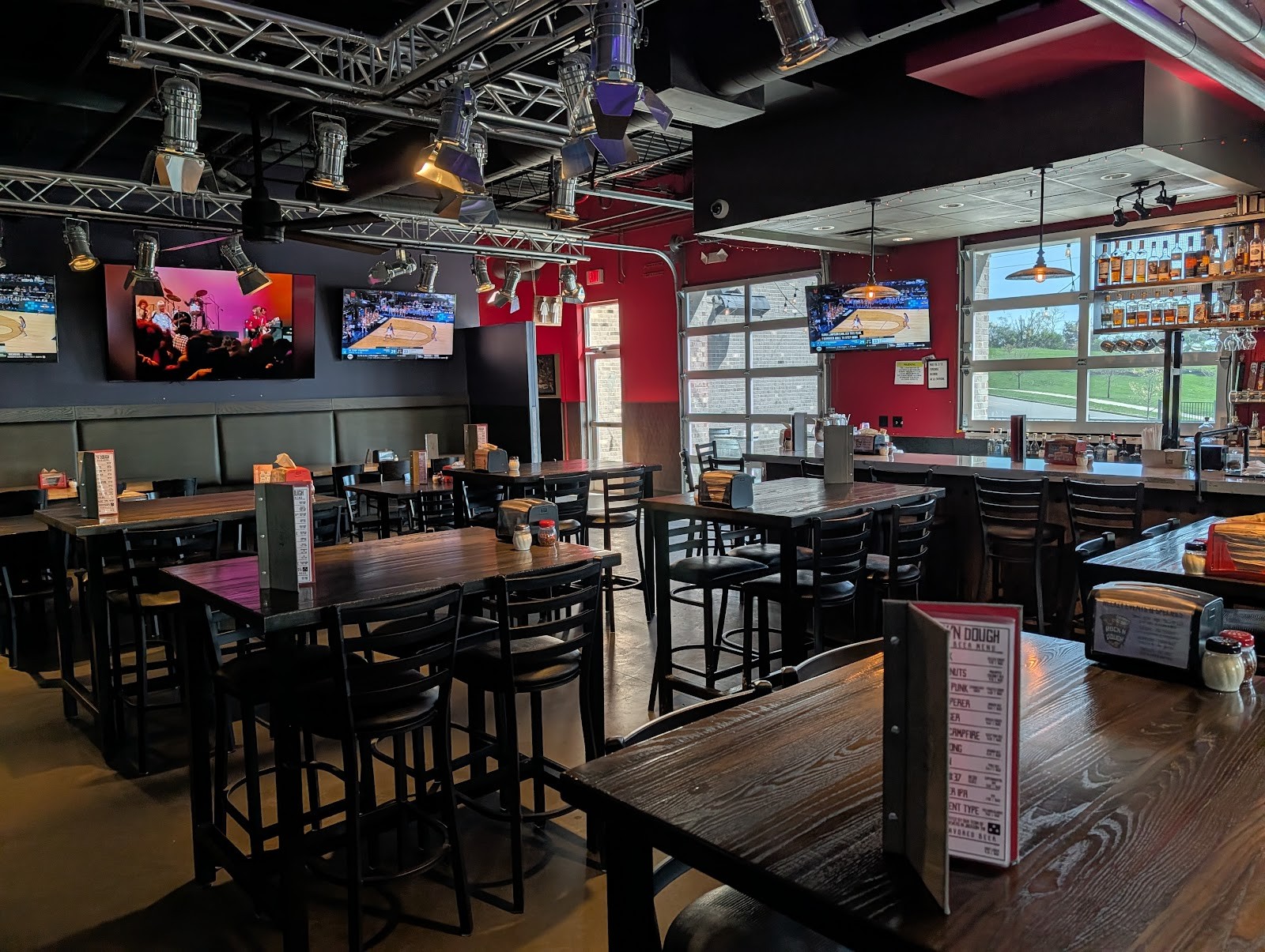 Rock'n Dough Pizza & Brewery: the place