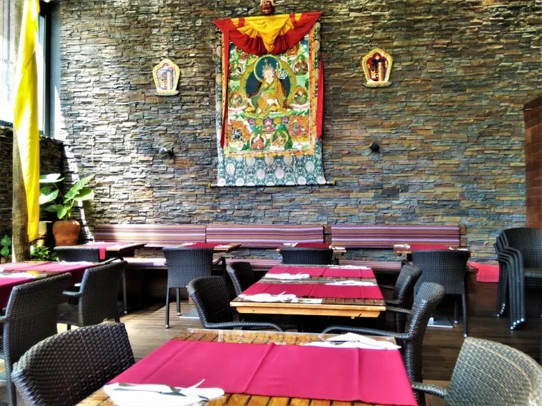 Os Tibetanos: the place