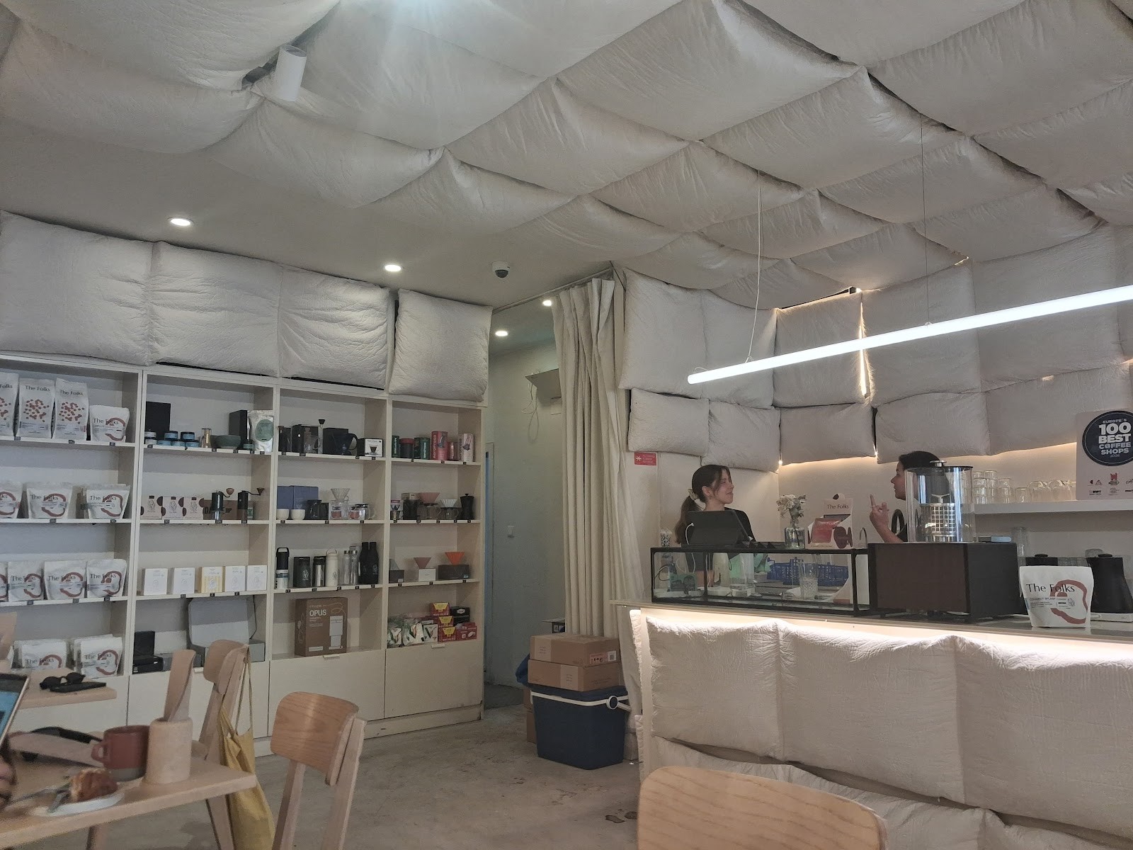 The Folks Santos: the place