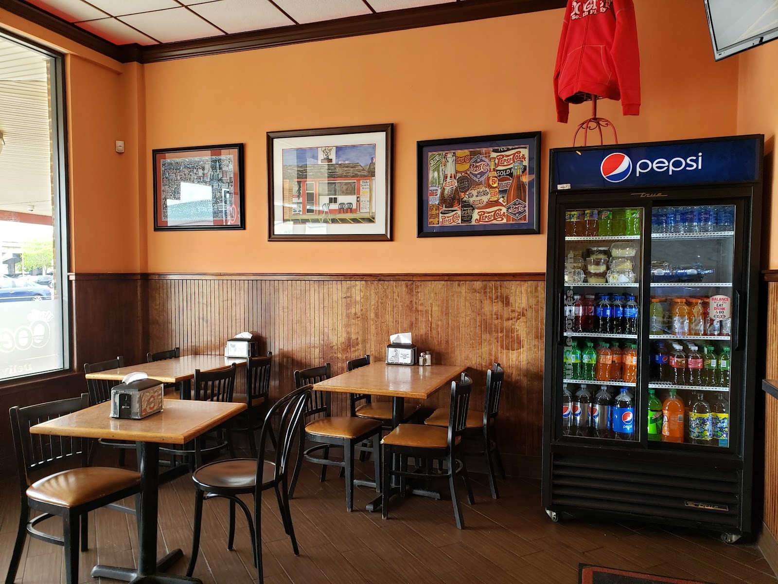 Uncle Oogie's Pizzeria & Specialty Sandwiches: the place