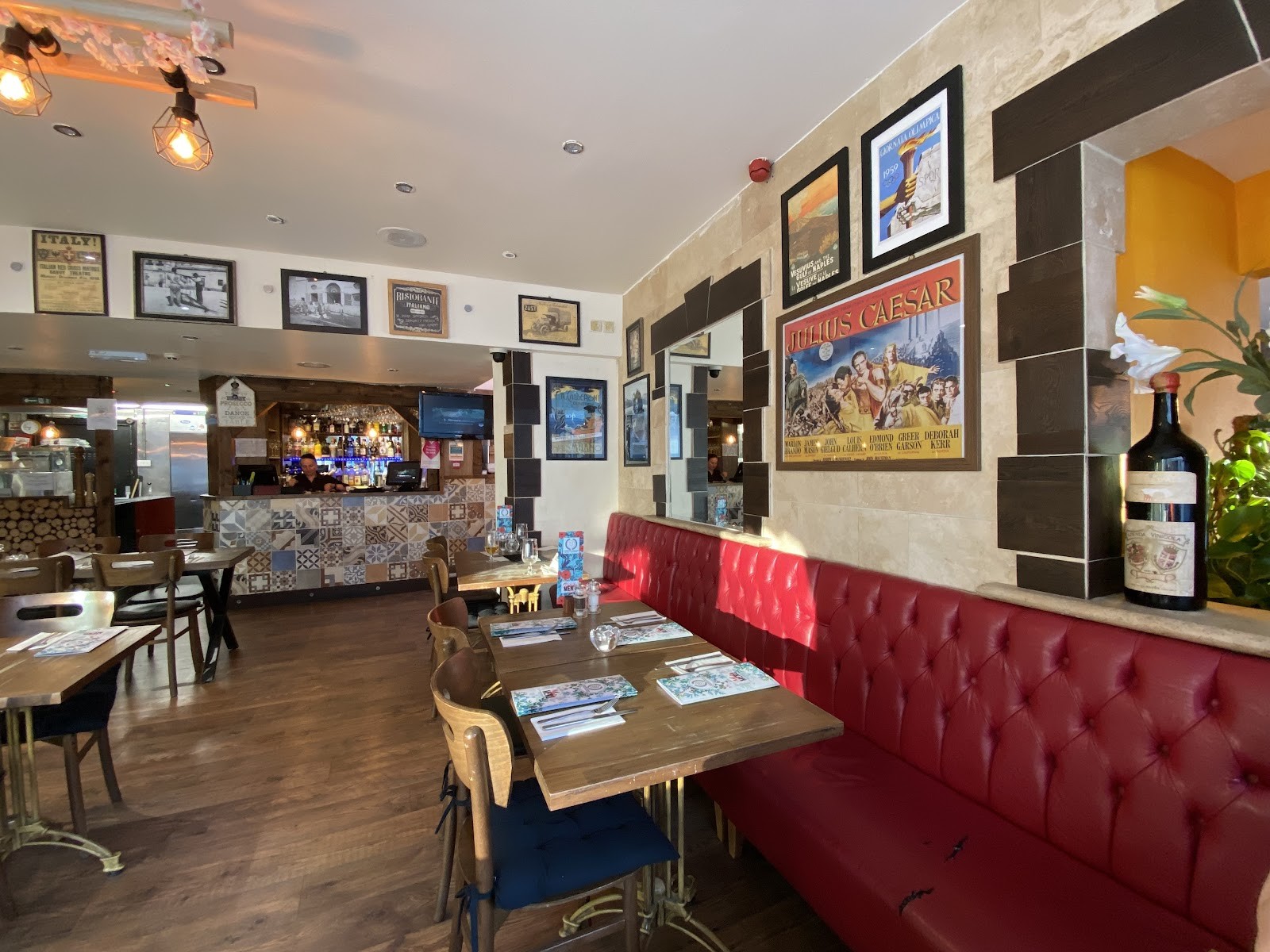 Caesars@theMinster Italian Restaurants York: the place