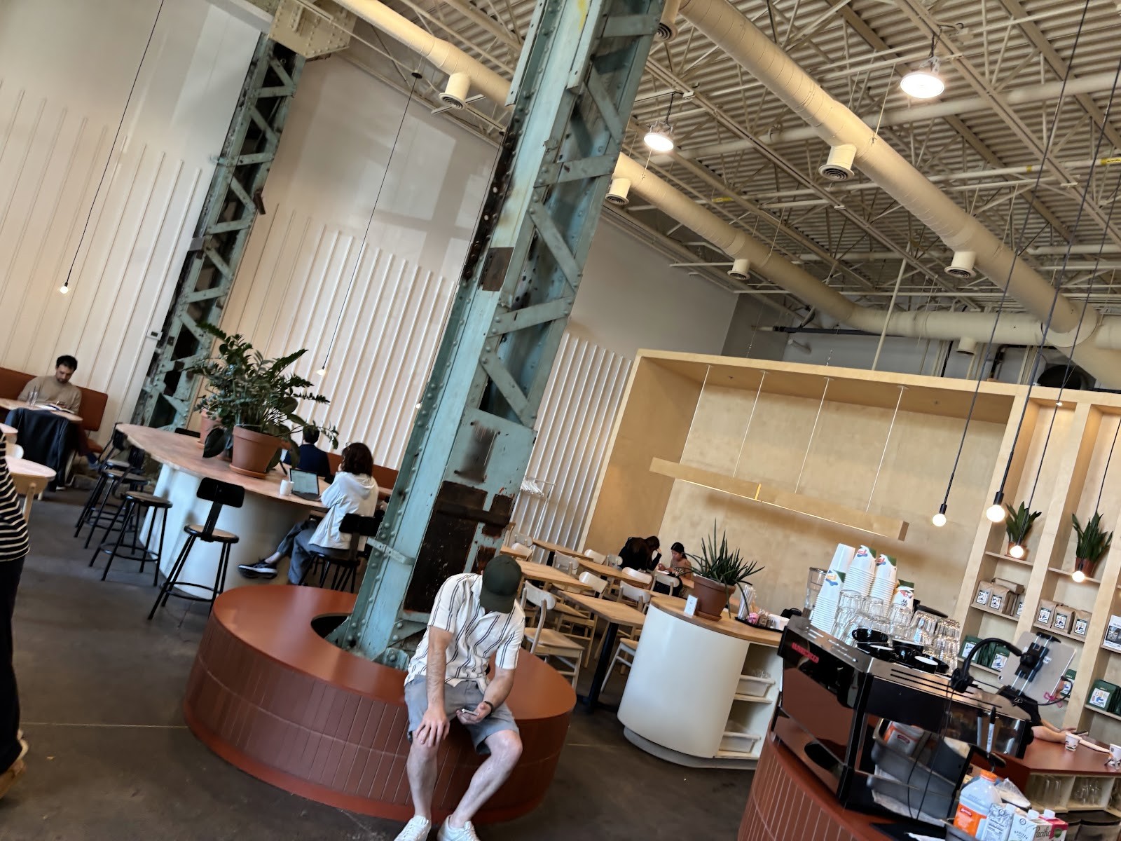 Station W café - Angus: the place