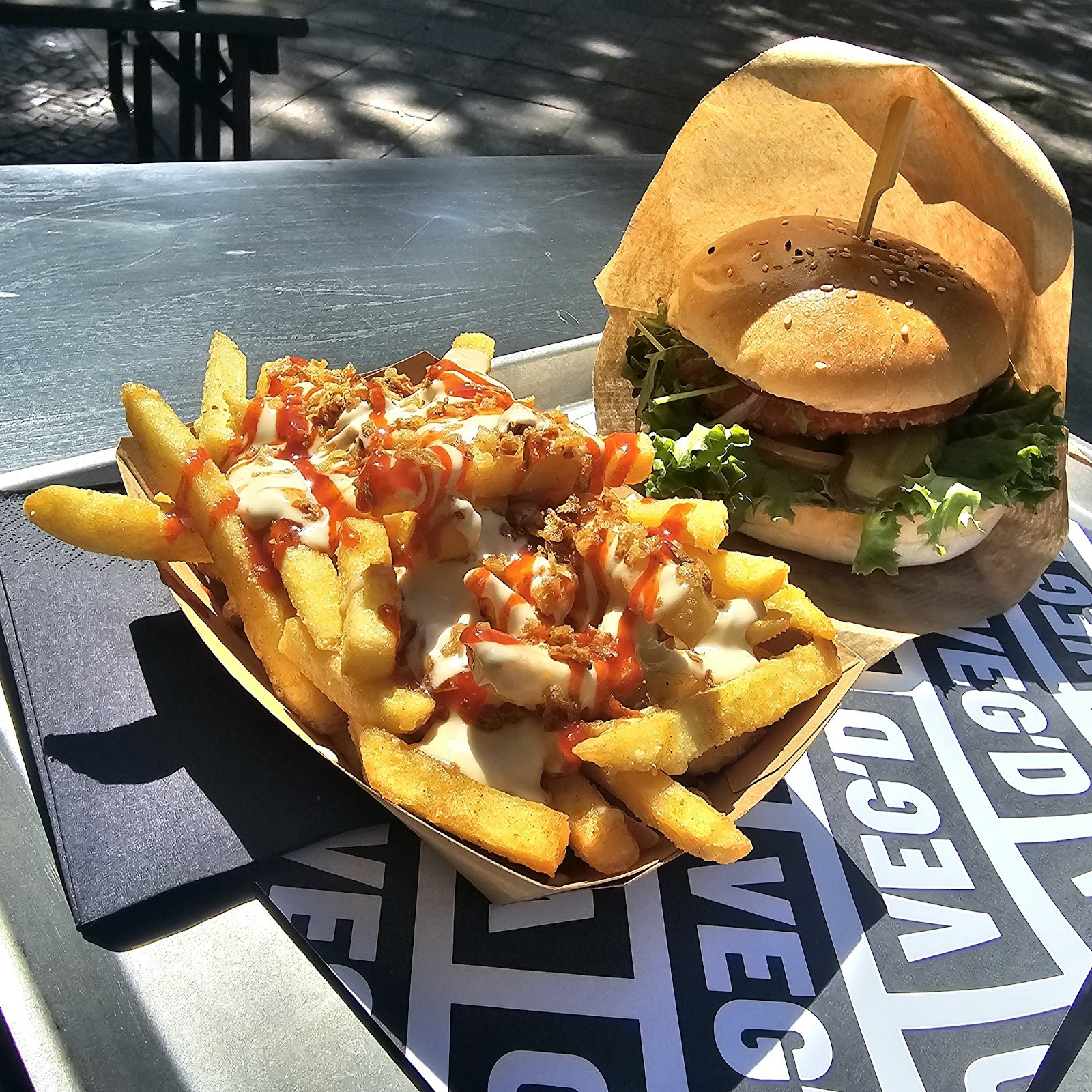 VEG'D - Vegan Burgers - Schöneberg: food & drinks