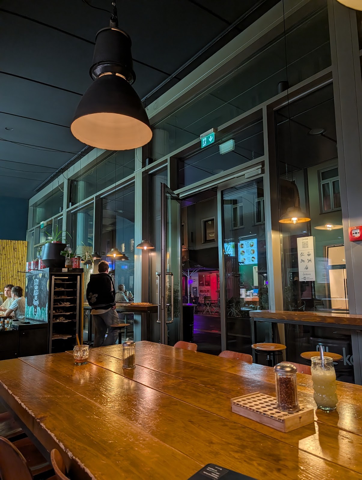 NeoNeo: the place
