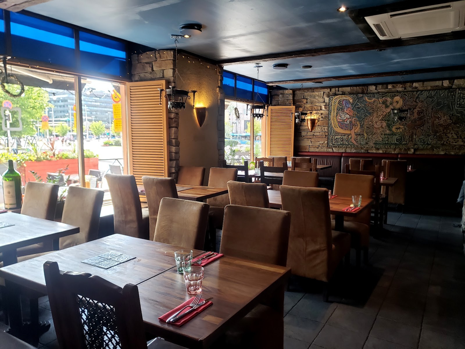 Maya Bar and Grill: the place