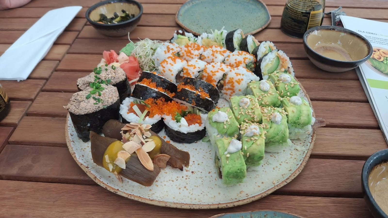 Vegan Sushi Bar: food & drinks