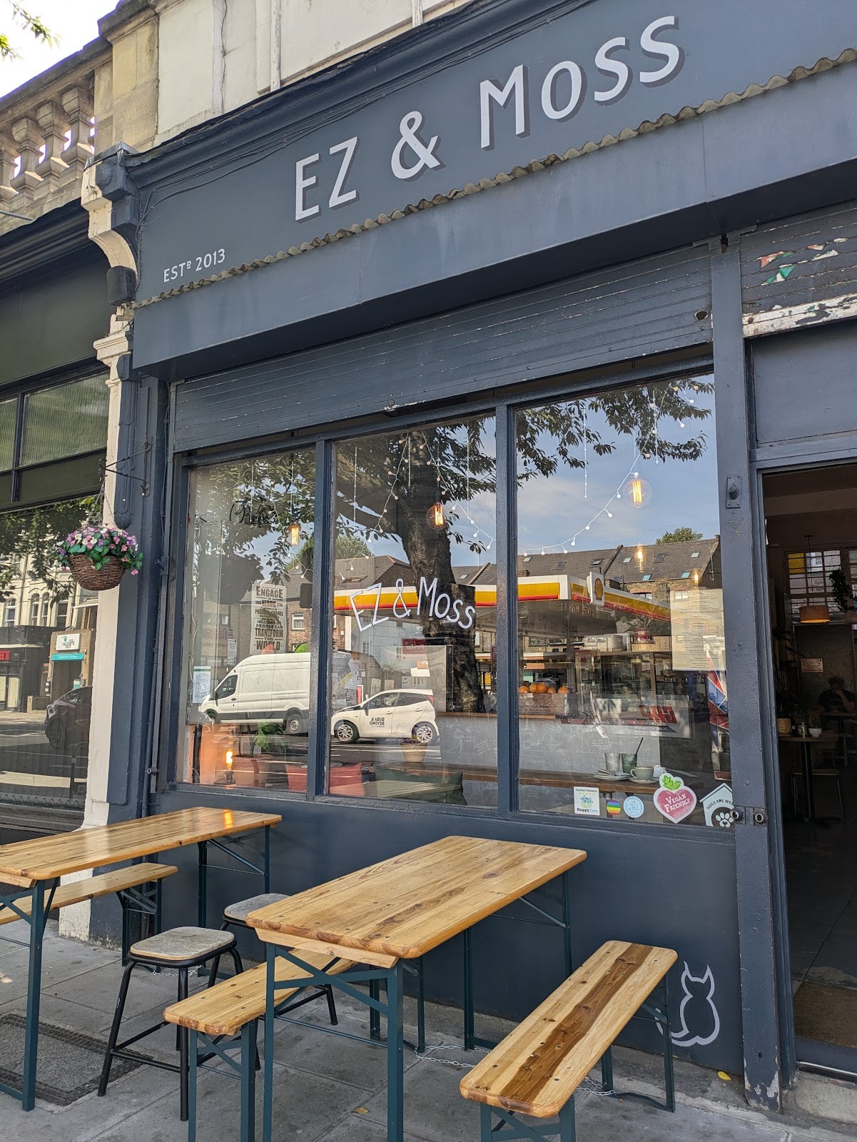 EZ & Moss: the place