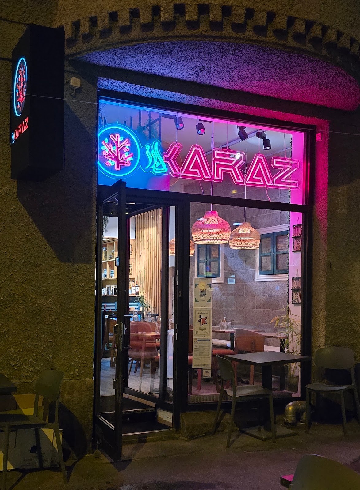 Restaurant Karaz: the place