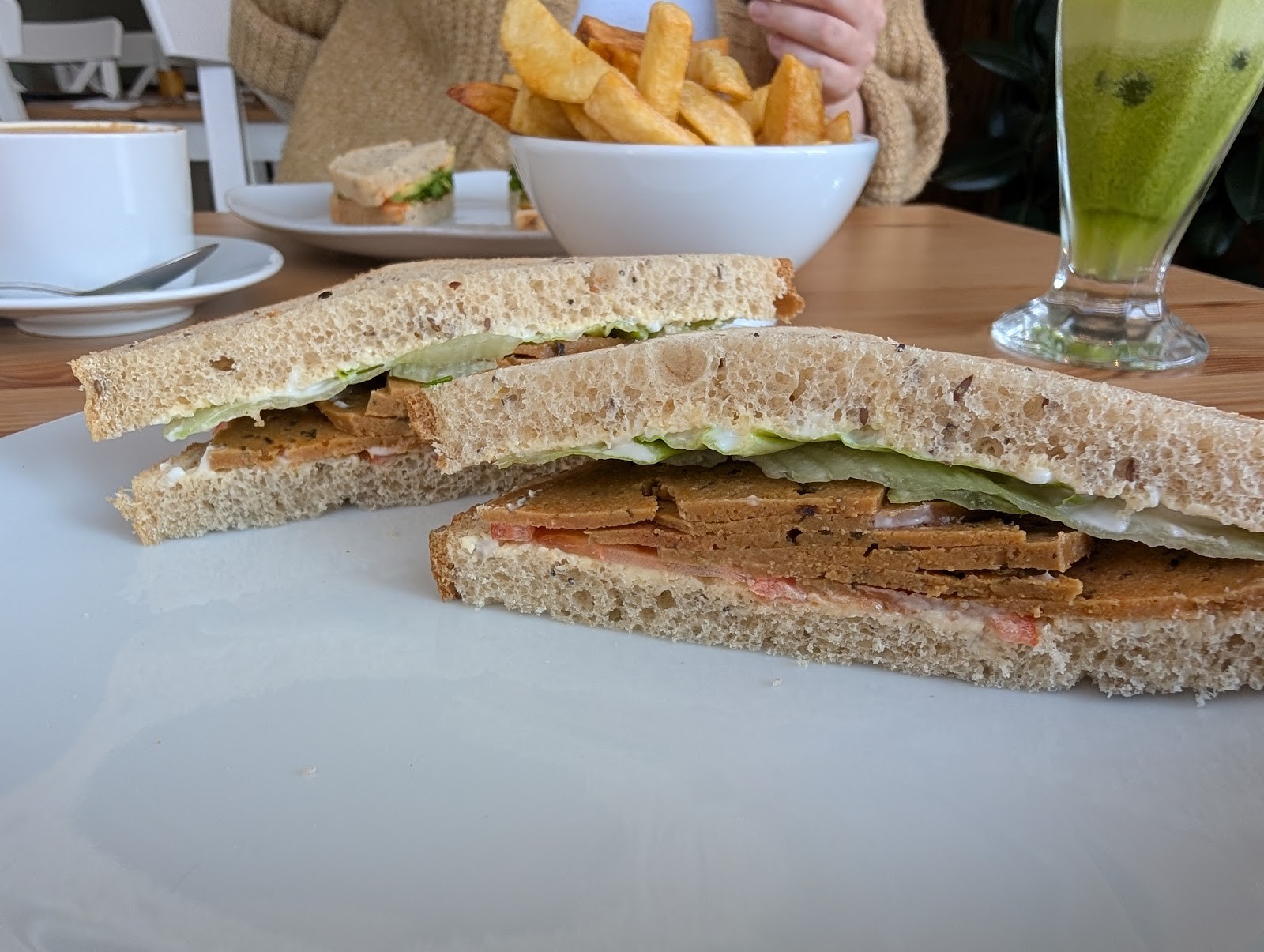 Luna's Vegan Corner: food & drinks