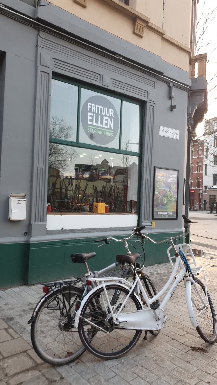 Frituur Ellen: the place