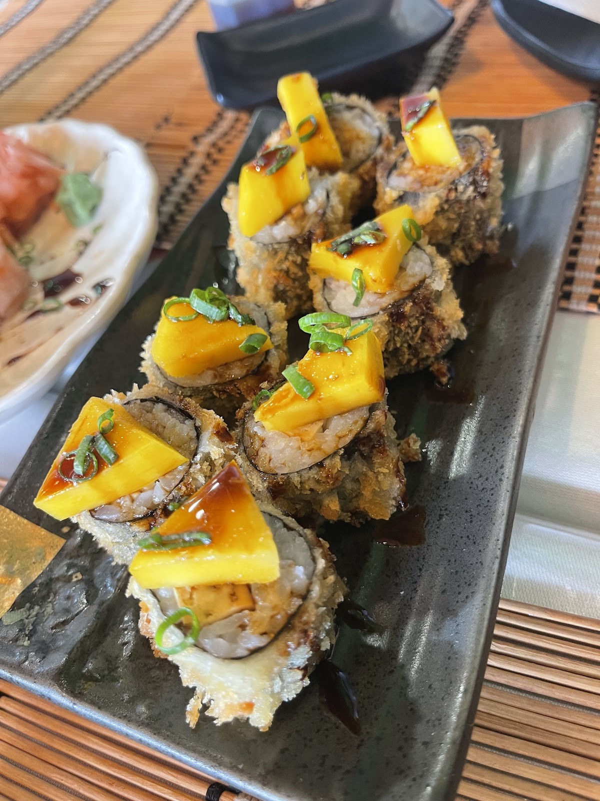 Vegan Sushi House: food & drinks