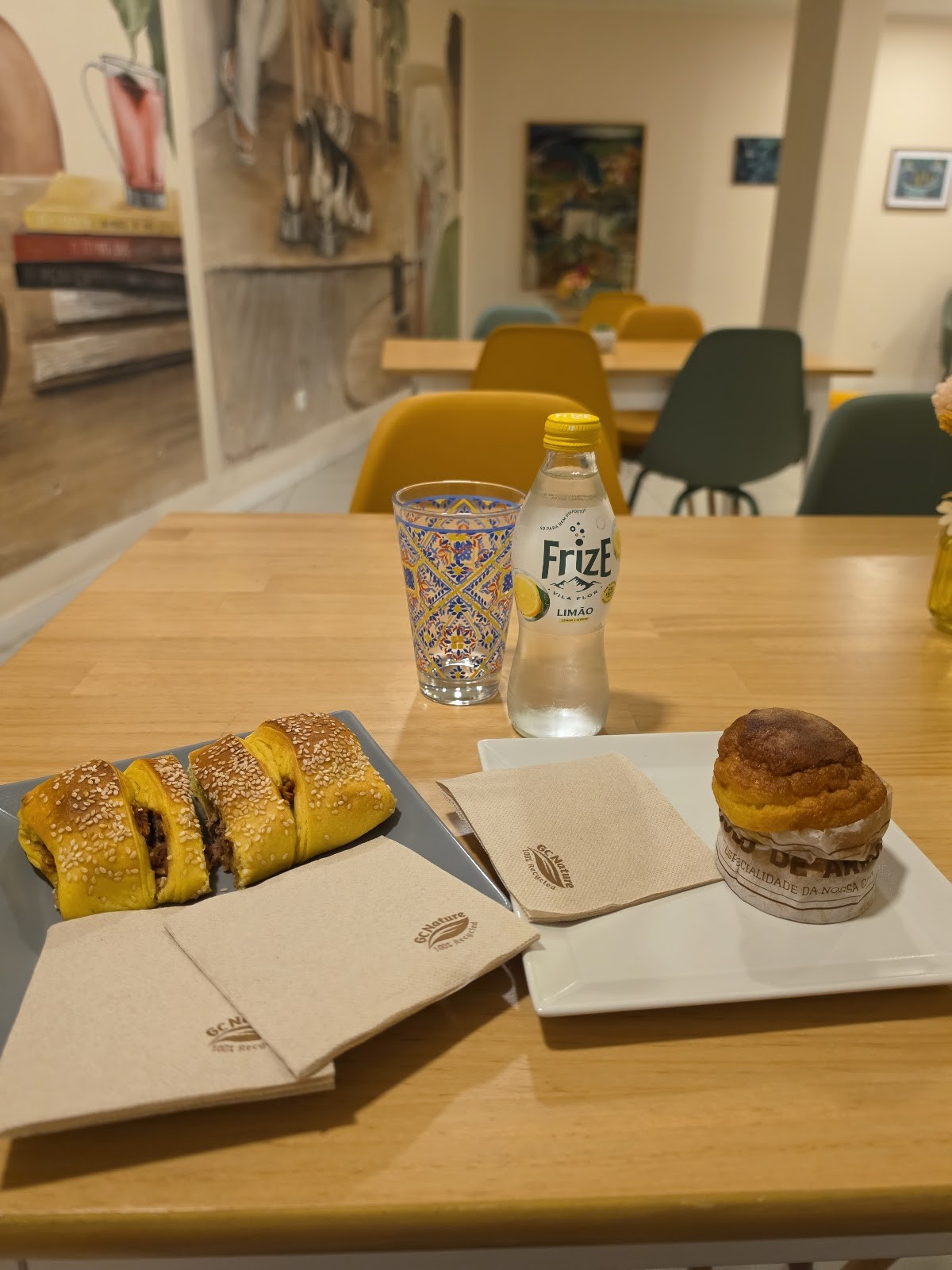 Inquieta Livraria: food & drinks