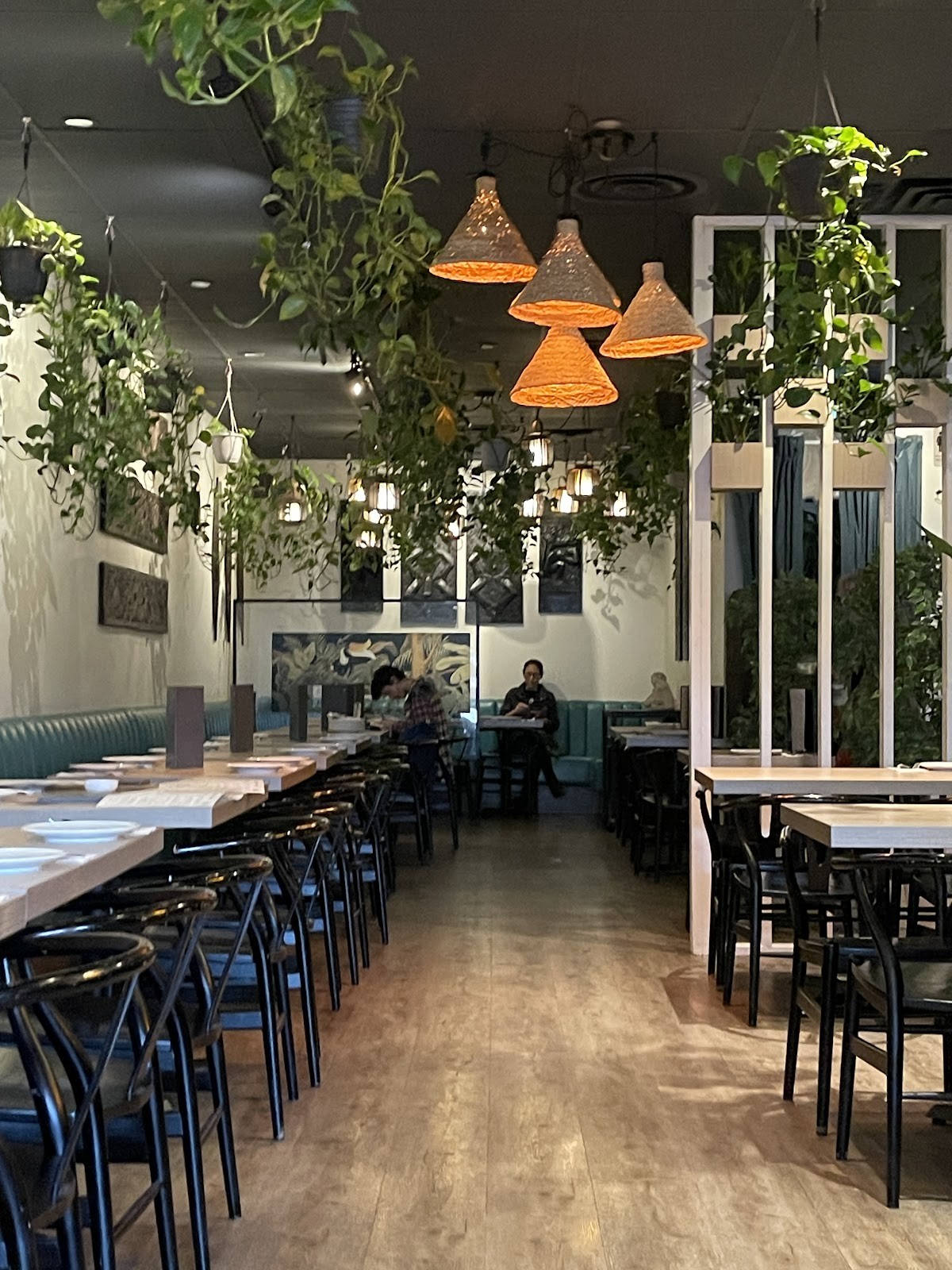 Banana Leaf Original (Broadway & Oak): the place